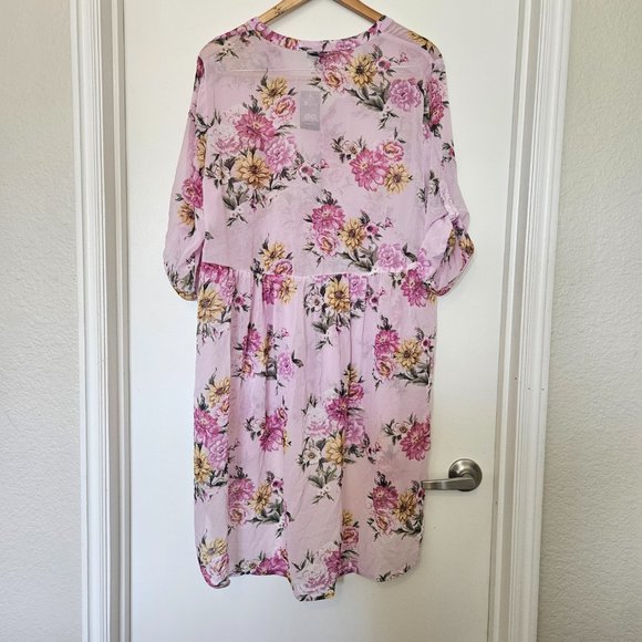 Torrid NWT high low top, button up top, pink floral, size 2 - Picture 8 of 10
